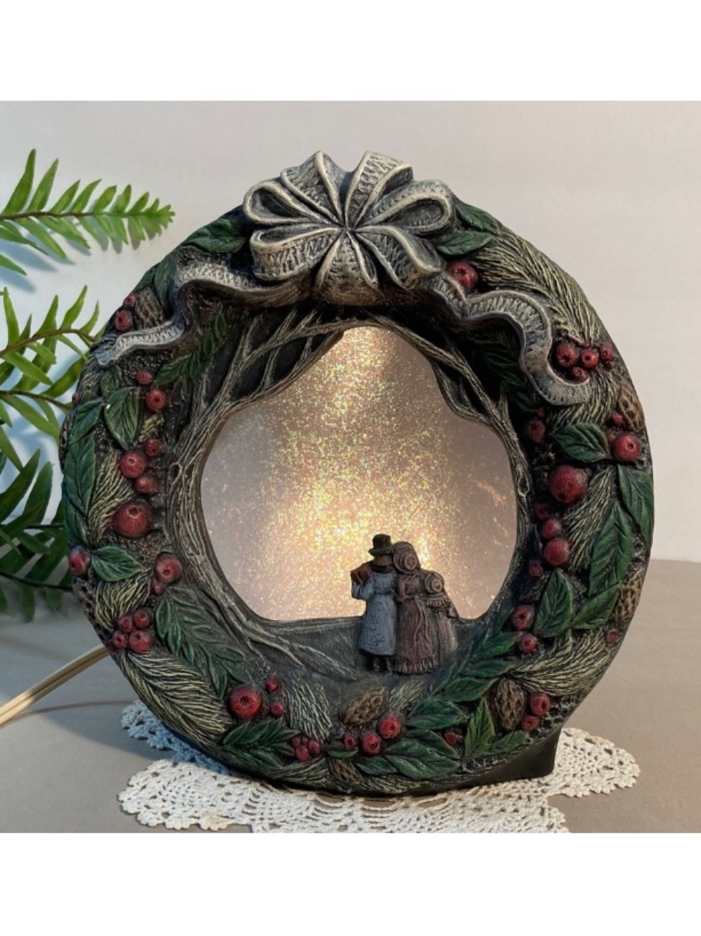 Vintage Ceramic Wreath Light With Bow And Berries
